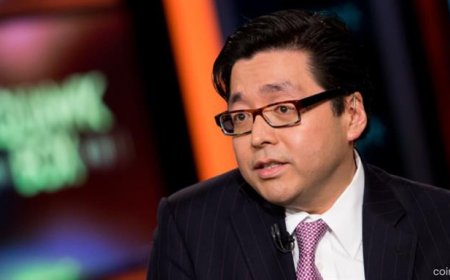 Tom Lee Says AI and Blockchain Could Supercharge Bank Stocks in 2026